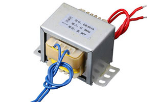 電源變壓器是用電磁感應(yīng)原理工作的，變壓器有兩組線圈。初級(jí)線圈和次級(jí)線圈。次級(jí)線圈在初級(jí)線圈外邊。當(dāng)初級(jí)線圈通上交流電時(shí)，變壓器鐵芯產(chǎn)生交變磁場，次級(jí)線圈就產(chǎn)生感應(yīng)電動(dòng)勢。變壓器的線圈的匝數(shù)比等于電壓比。例如：初級(jí)線圈是500匝，次級(jí)線圈是250匝，初級(jí)通上220V交流電，次級(jí)電壓就是110V。那如何識(shí)別電源變壓器好壞？